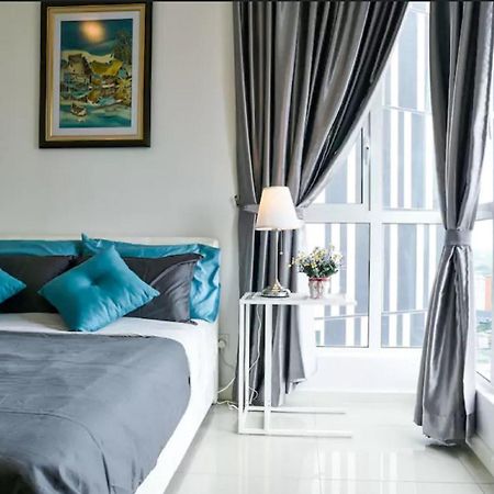 Relax & Chill At Malacca River Exterior photo