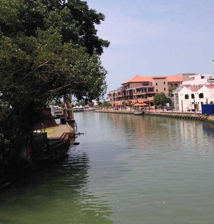 Relax & Chill At Malacca River Exterior photo