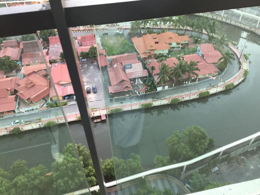 Relax & Chill At Malacca River Exterior photo