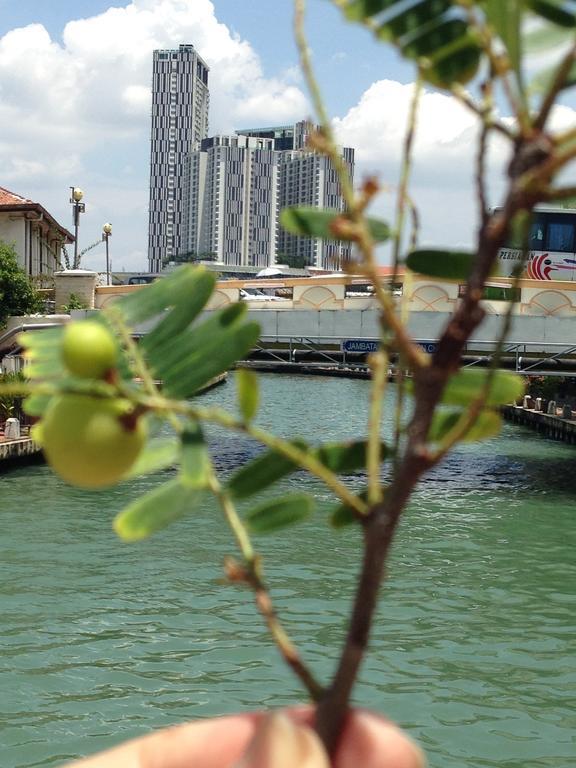 Relax & Chill At Malacca River Exterior photo